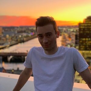 Meet your Posher, Devin